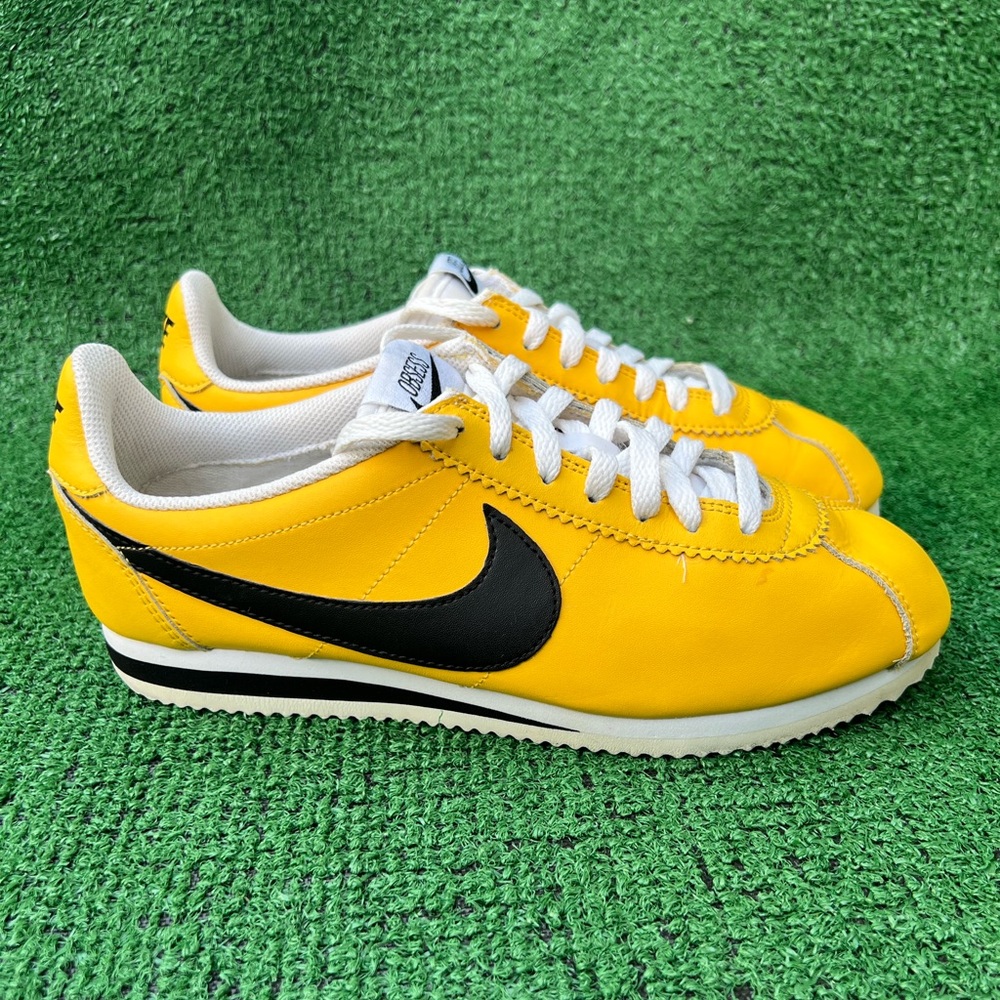 PROMO SAMPLE Nike Classic Cortez 15 Lea yellow Women’s size 9 used no box